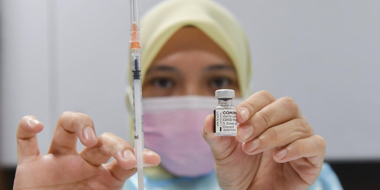 https://shop.southerncrescent.com.my/wp-content/uploads/2021/11/STUDIES-SHOW-EFFICACY-OF-PFIZER-VACCINE-AS-BOOSTER-DOSE-SOUTHERN-CRESCENT-SDN-BHD-NEGERI-SEMBILAN-WHATSAPP-0199199334-1280x640.jpeg